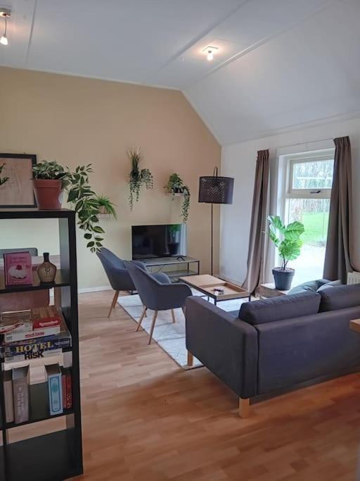 Ruim Huisje Op Een Prachtige Plek Hemrik Buitenkant foto